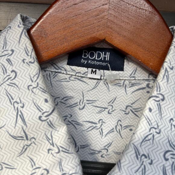 BODHI by Kotomori White Grey Abstract Birds Short Sleeve Button Down - M - Picture 7 of 7